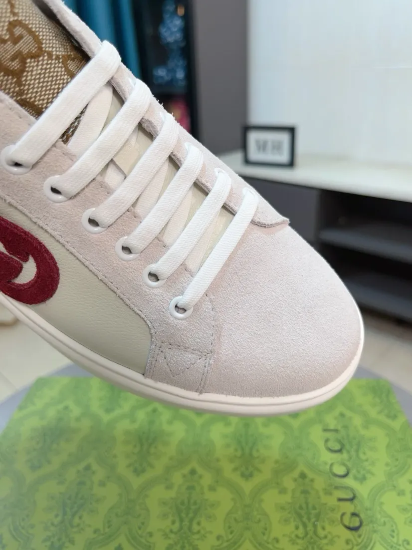 Factory price 440🌹🌹GUCCI [Gucci] New high-end brand of men's shoes, the latest fashionable casual men's shoes, trendy and versatile style, relaxed and sporty style, uppers imported from Italy, first-layer cowhide, genuine leather lining and ultra-fine workmanship. Original personalized fashionable rubber wear-resistant outsole, light and comfortable on the foot, size 38-44